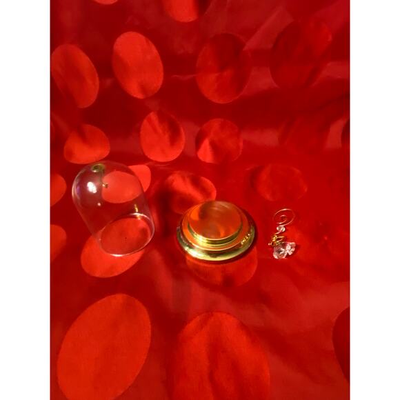 Vintage Pair of .75 in Crystal Bells with Gold Bow Decor Under Glass Cloche EUC - Picture 8 of 16